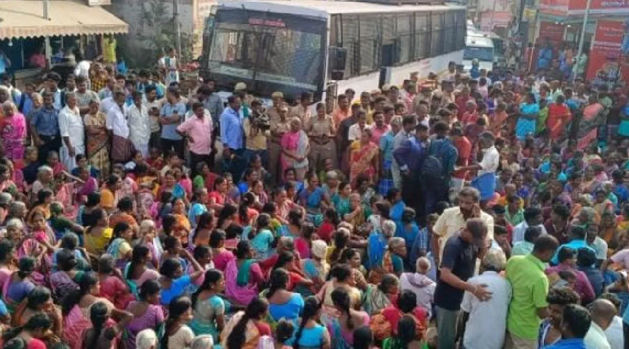 people protest against panchayats added with Trichy Corporation Tamil News