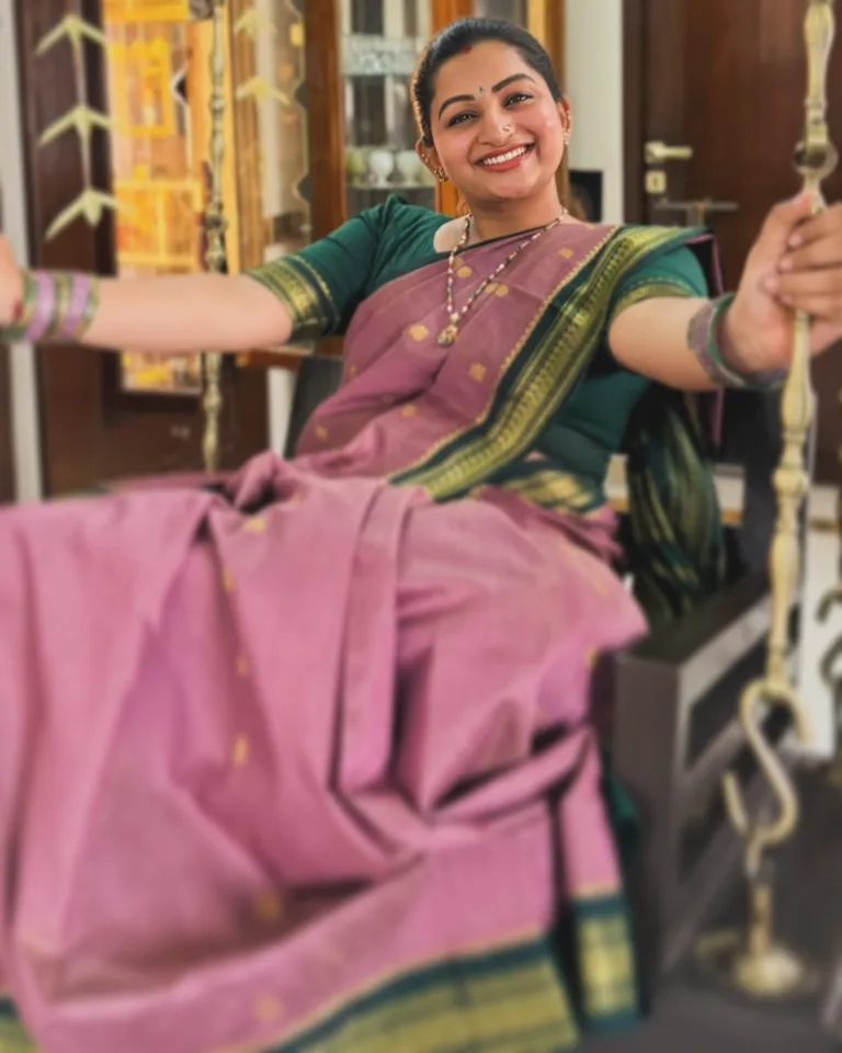 எதிர்நீச்சல் முதல் அண்ணா வரை: சீரியல் நடிகைகள் பொங்கல் க்ளிக்ஸ் வைரல்!