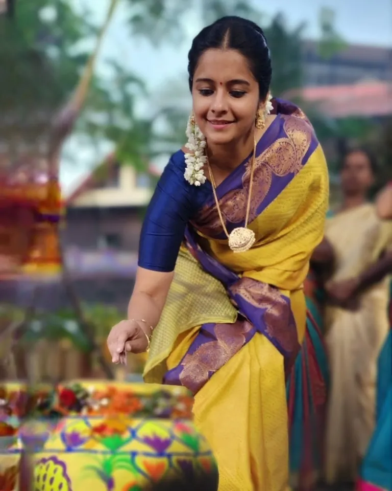 எதிர்நீச்சல் முதல் அண்ணா வரை: சீரியல் நடிகைகள் பொங்கல் க்ளிக்ஸ் வைரல்!