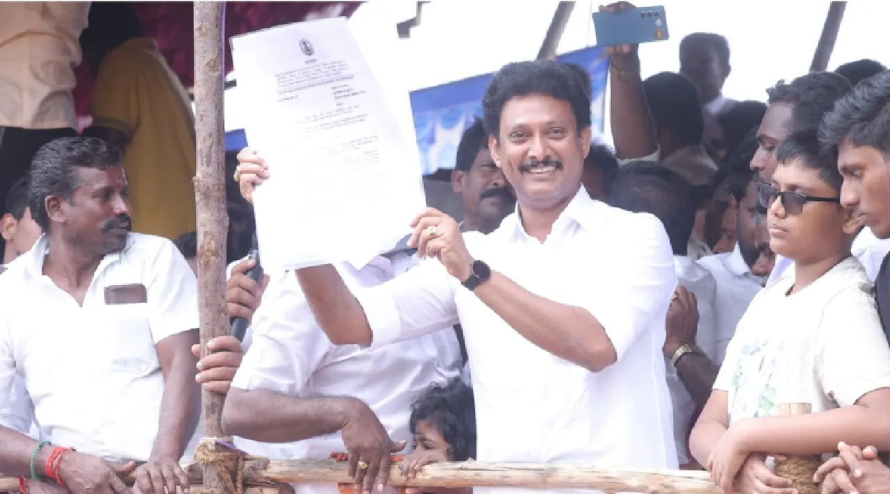 TN Minister Anbil Mahesh Poyyamozhi Trichy Sooriyur permanent Jallikattu stadium Tamil News