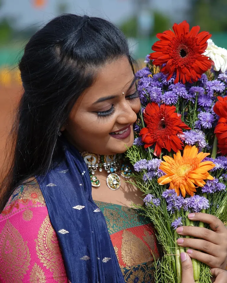 Gomathi Priya123