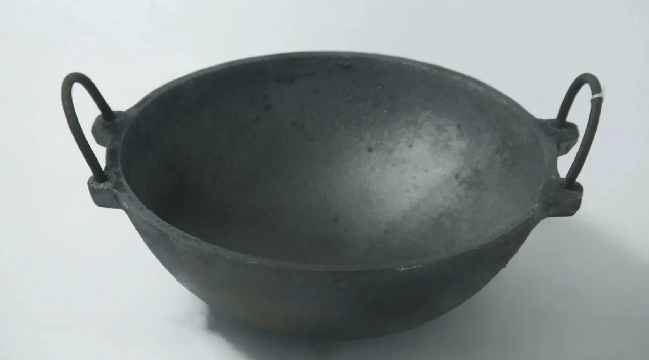 Iron vessel