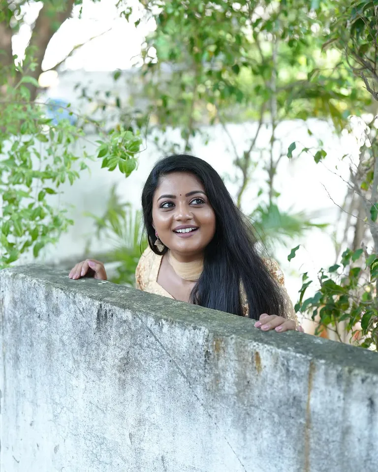 No Makeup Gomathi