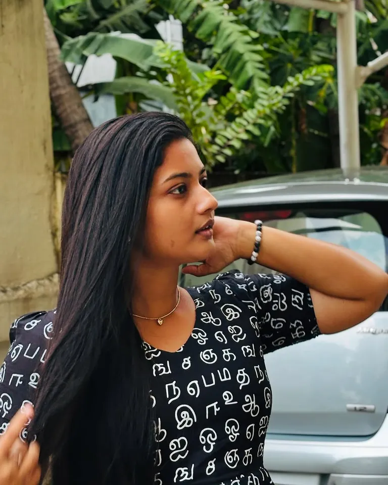 No Makeup Gomathi