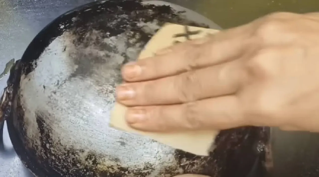 Kitchen cleaning