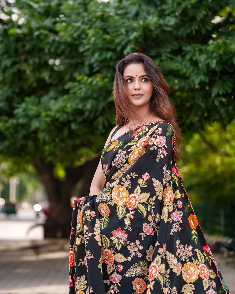 Kayal Actress