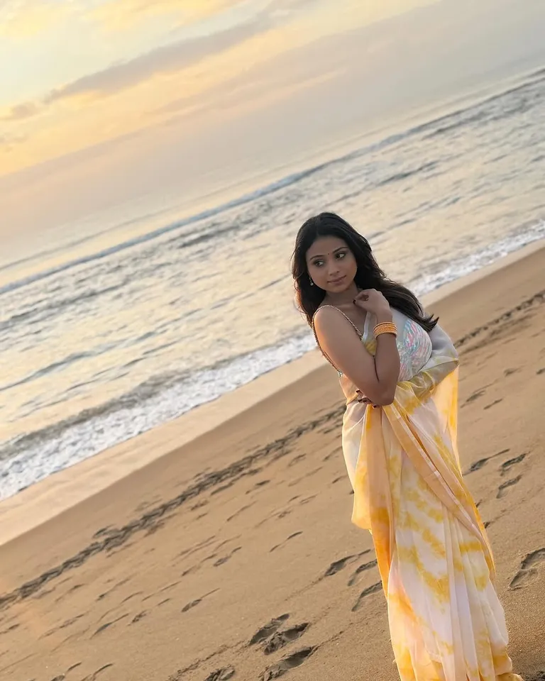 இப்போ சின்னத்திரை டாப் ஸ்டார்; இந்த வாரிசு நடிகை யார் தெரியுமா?