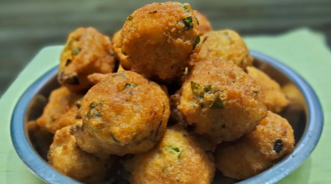  tea shop crunchy spicy vada?