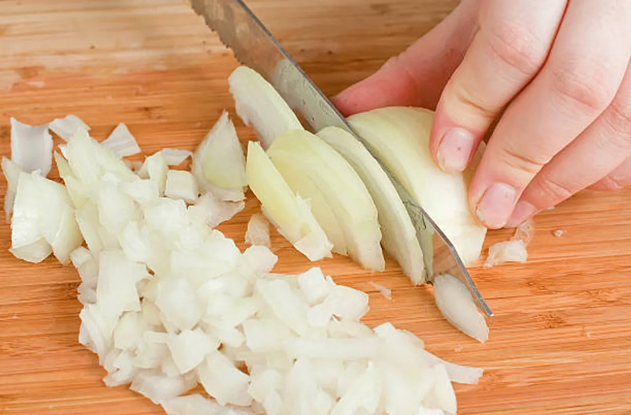 onion cutting