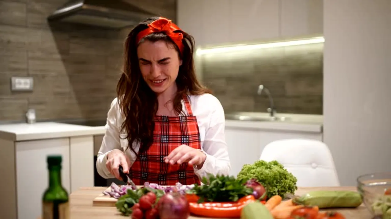 onion cutting