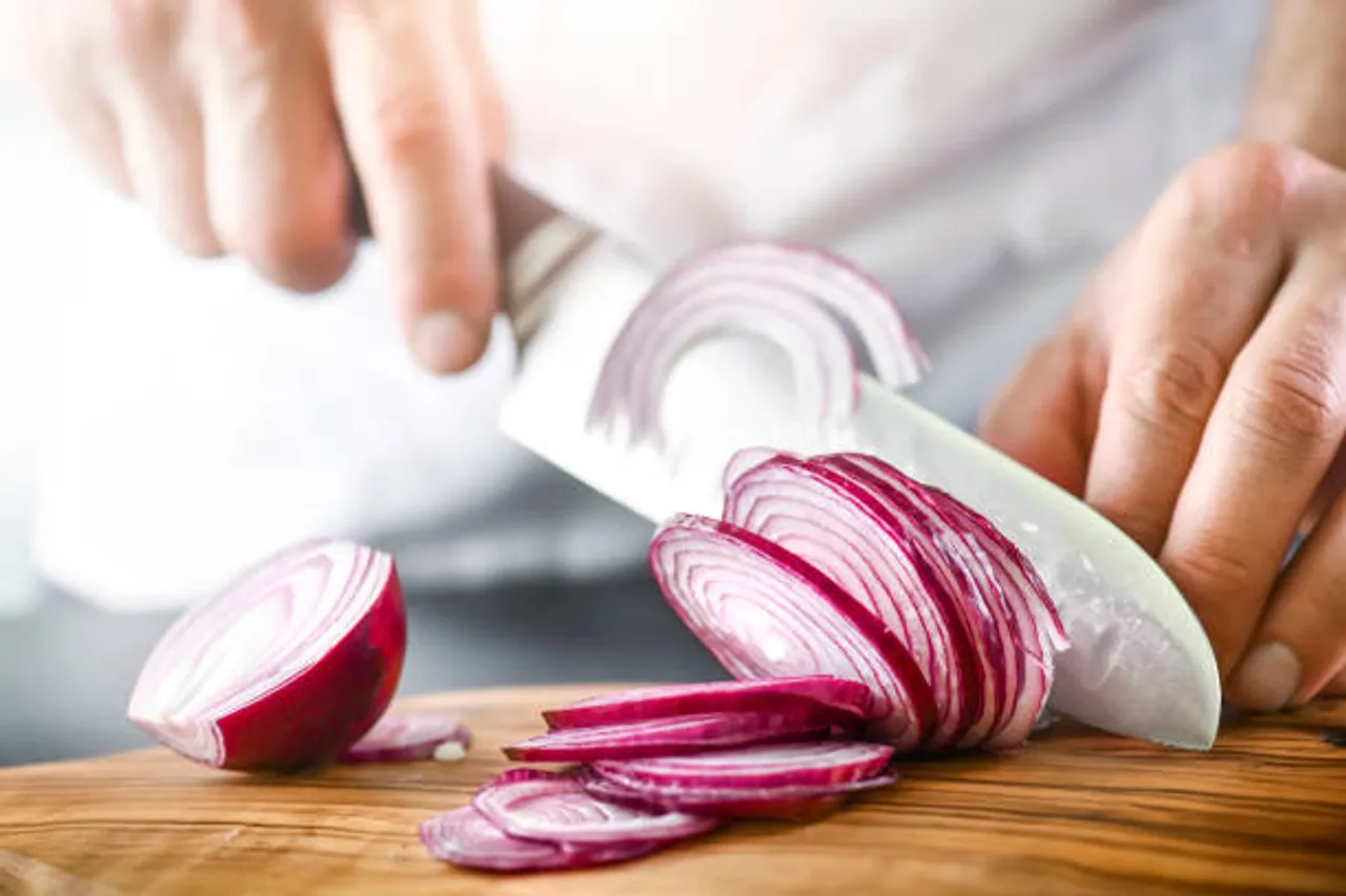 onion cutting