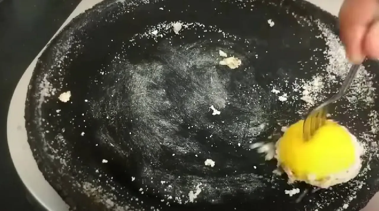 Dosa Tawa cleaning