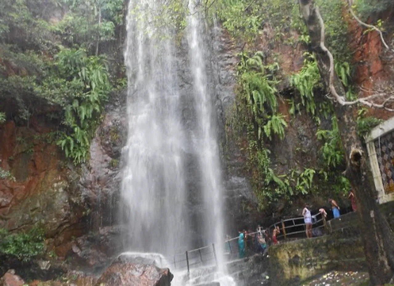 கைலாசா கோனா நீர்வீழ்ச்சி
