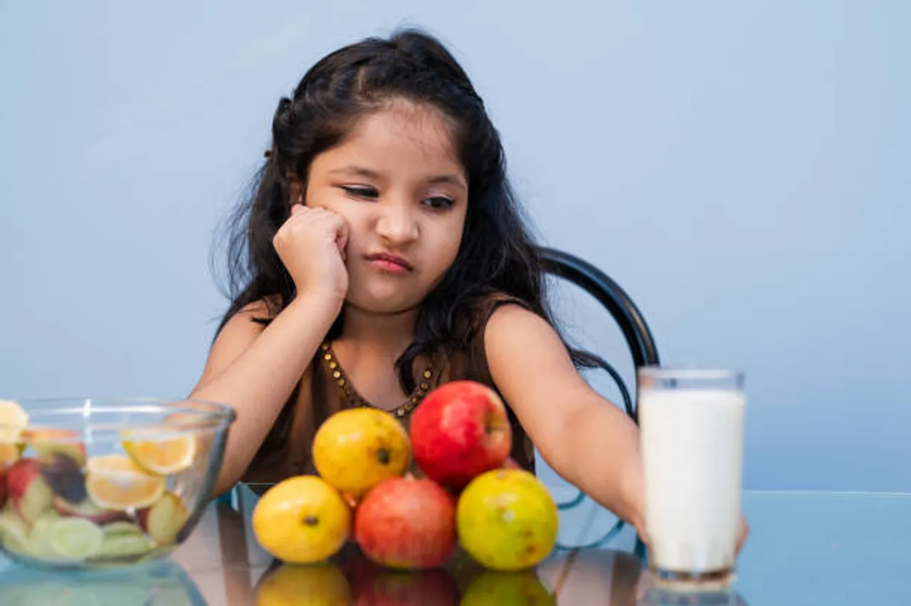 children eating