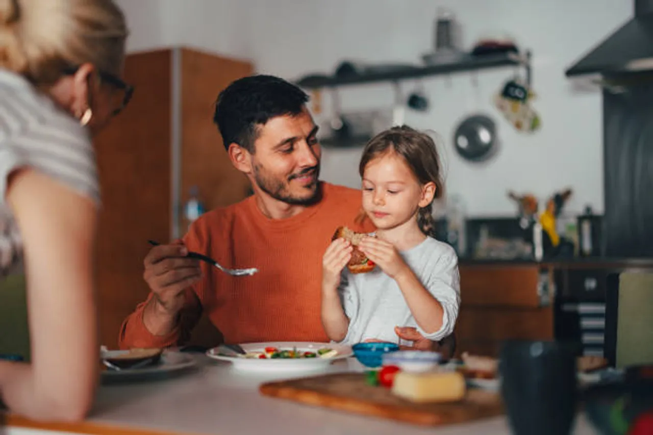 children eating