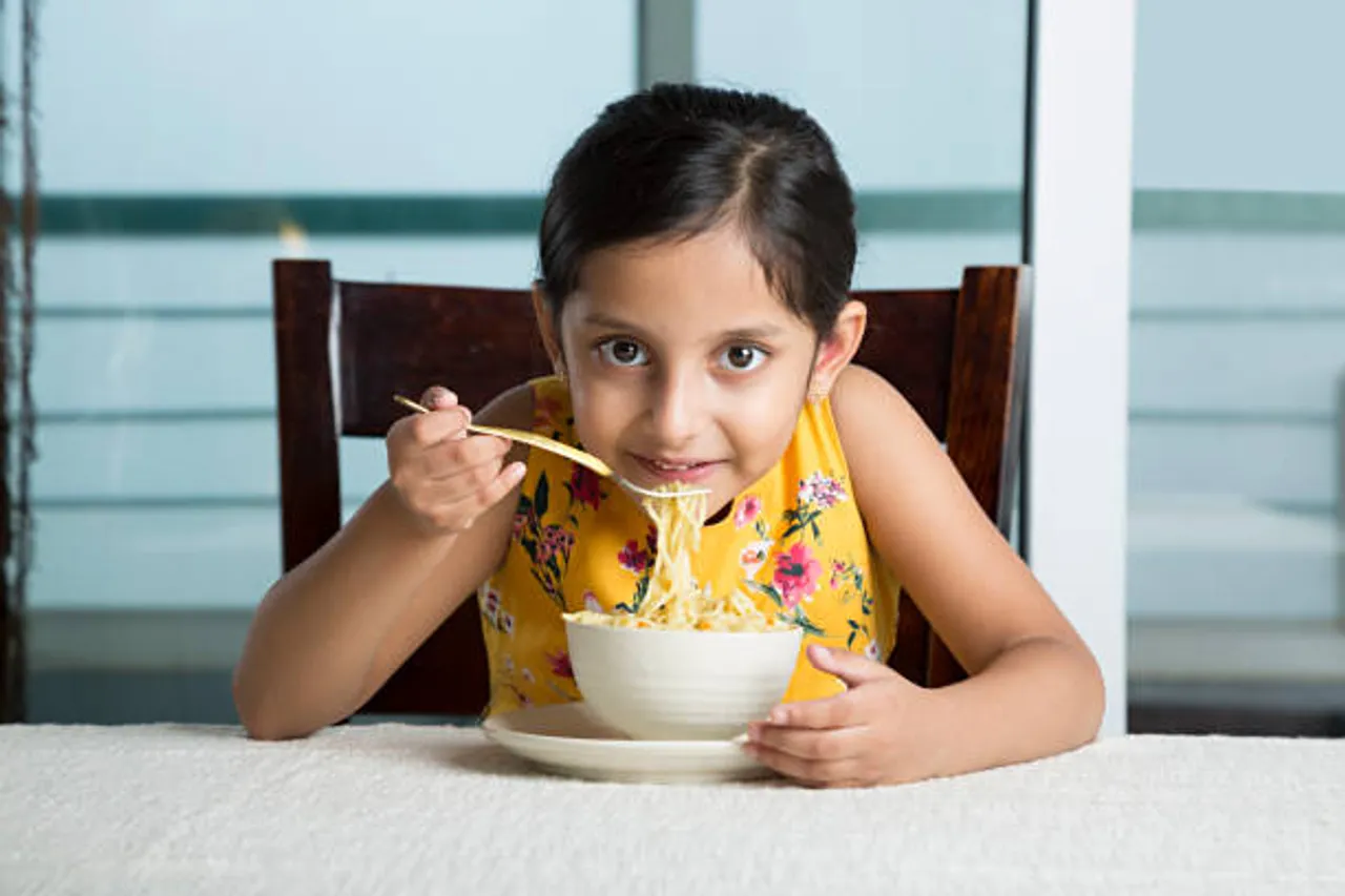 children eating