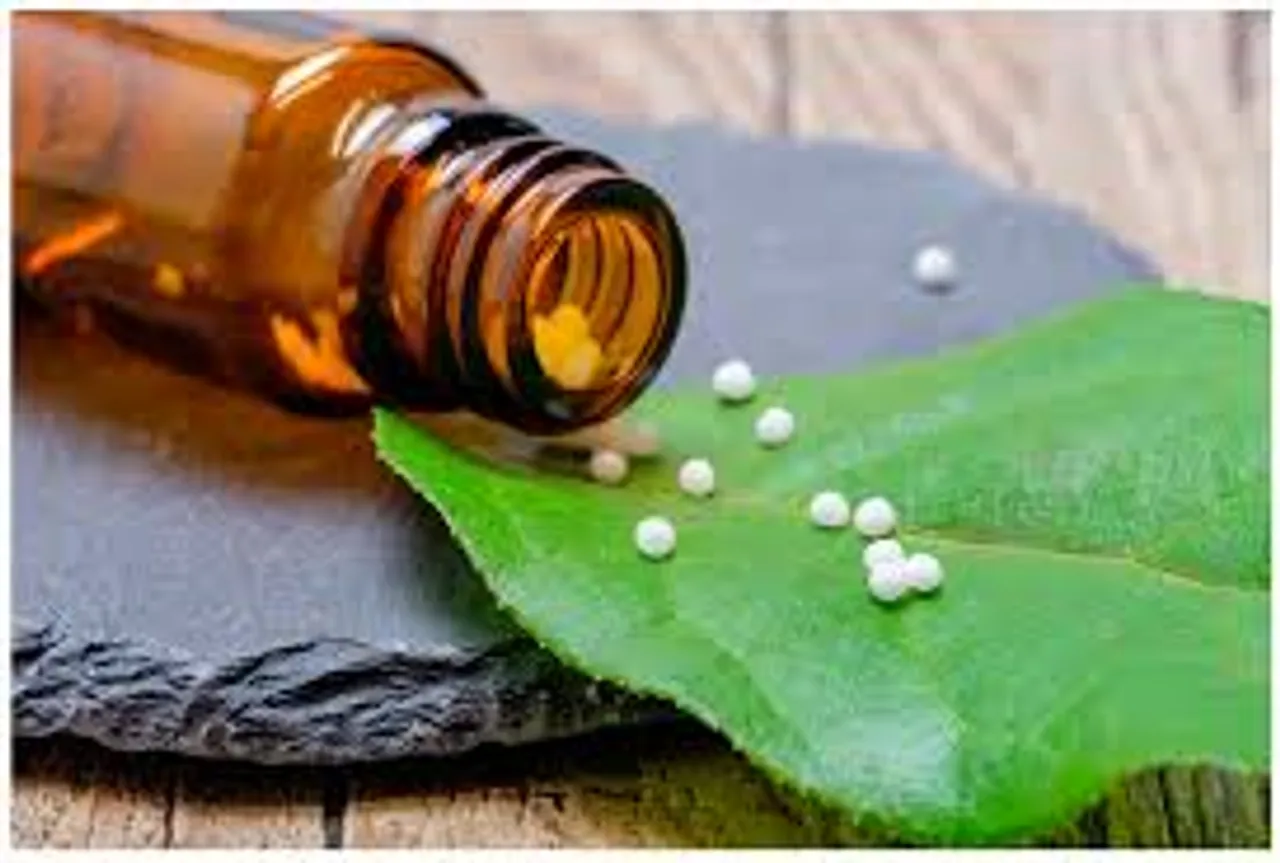 ஹோமியோபதி மருத்துவம் மற்றும் அறுவை சிகிச்சை இளநிலை (BHMS)