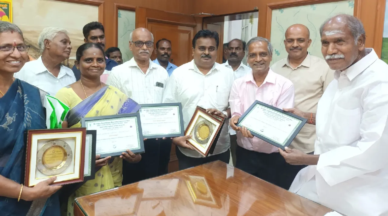  karaikal agriculture college win best Research Institute award Tamil News