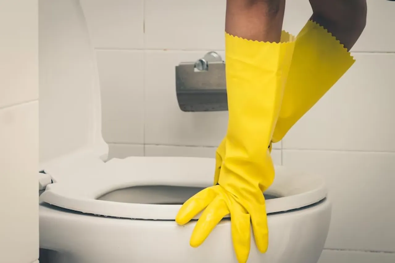 Toilet stain freepik
