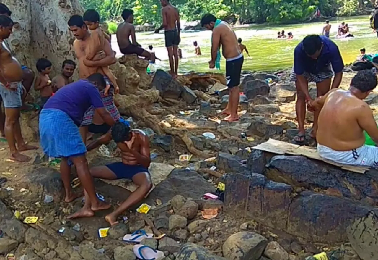 oil massage in hogenakkal