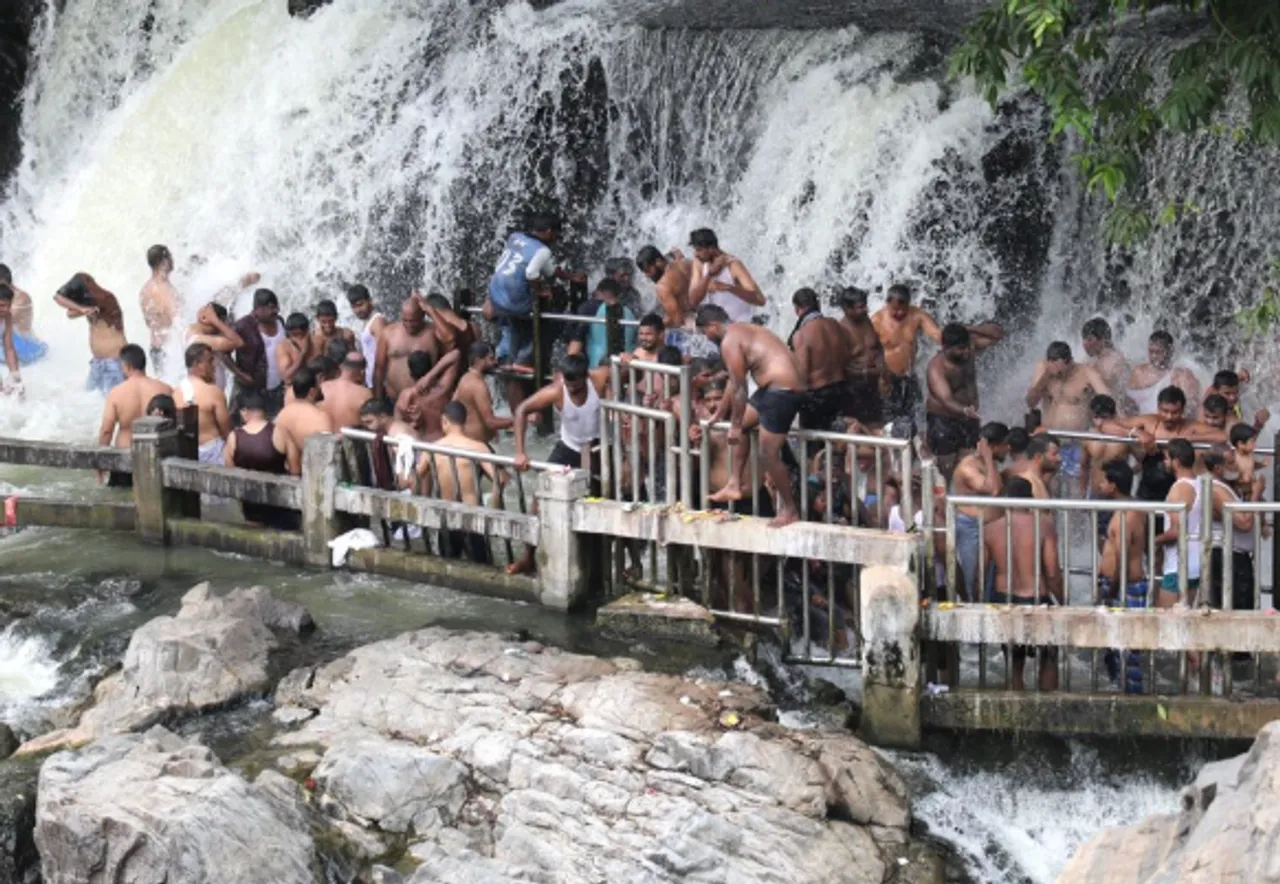 Hogenakkal Falls