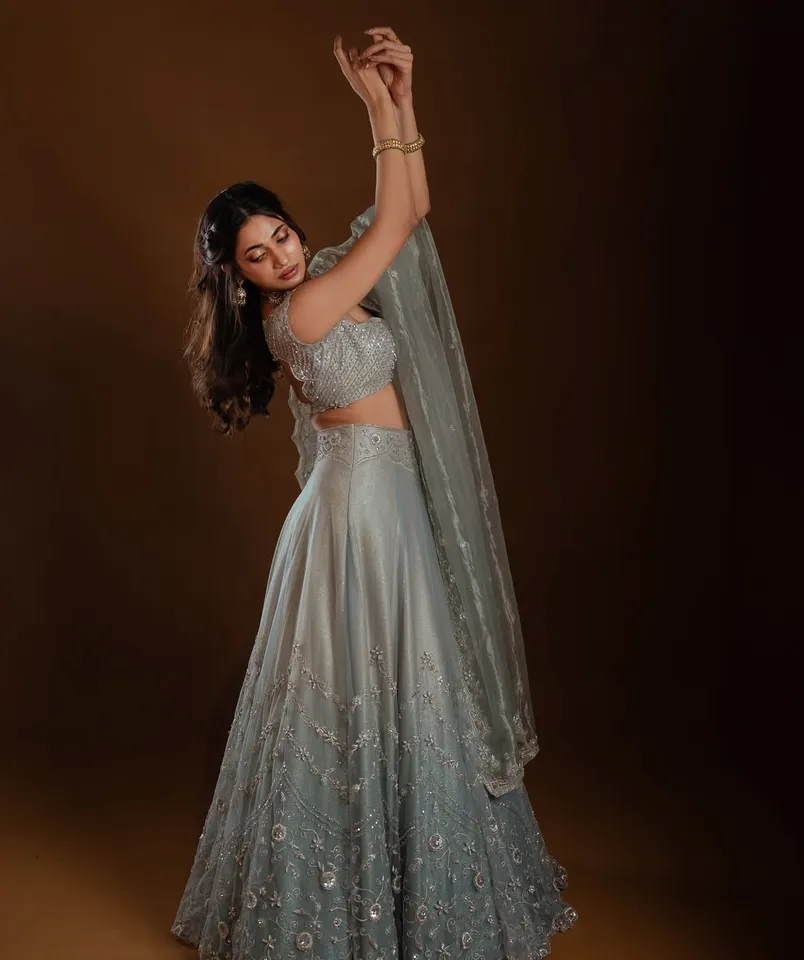 losliya lehenga