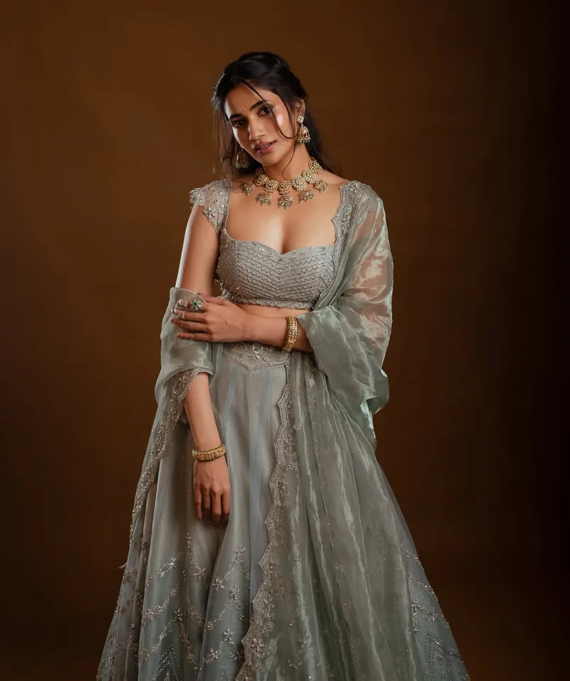 losliya lehenga