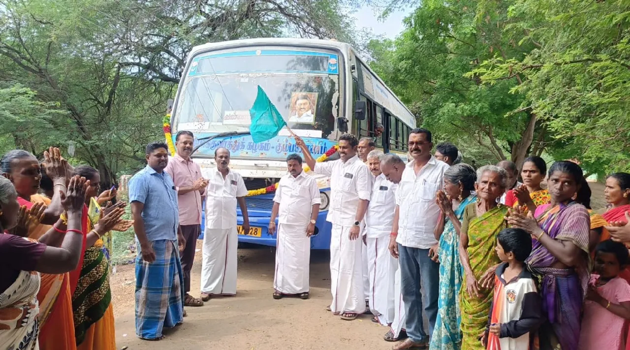 Ramanathapuram Dist Kamuthi Vannankulam village people welcome govt bus service started from today  Tamil News