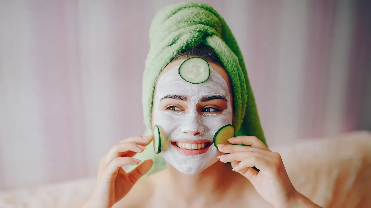 Instant glow face mask