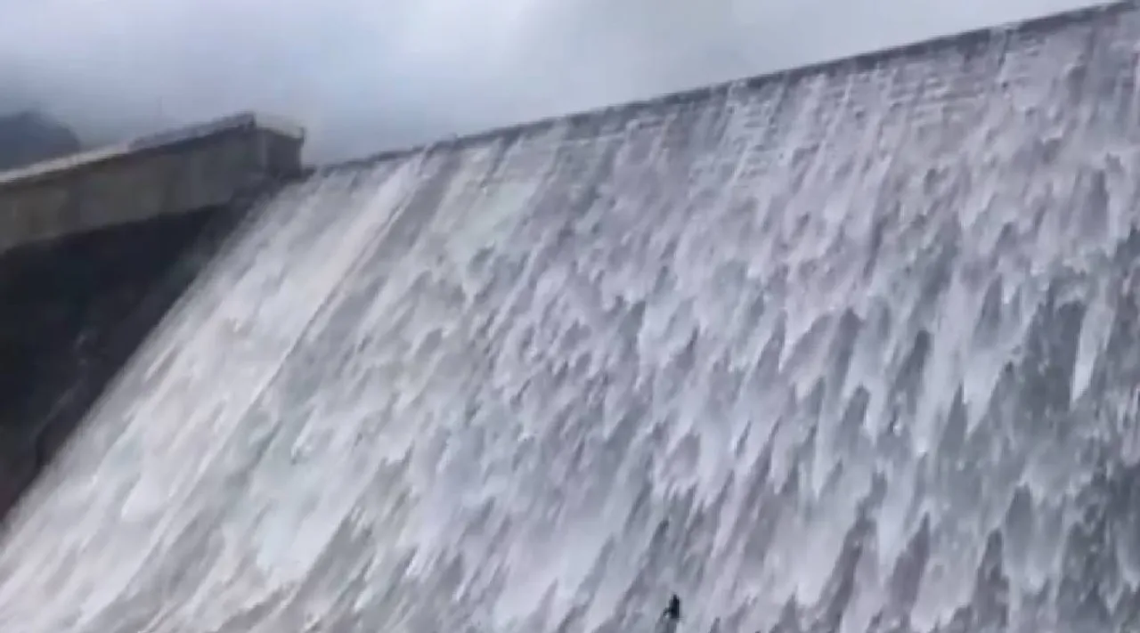 Mekkarai Dam