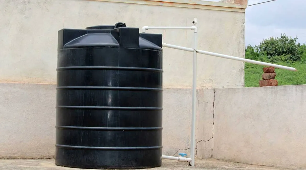 clean water tank at home