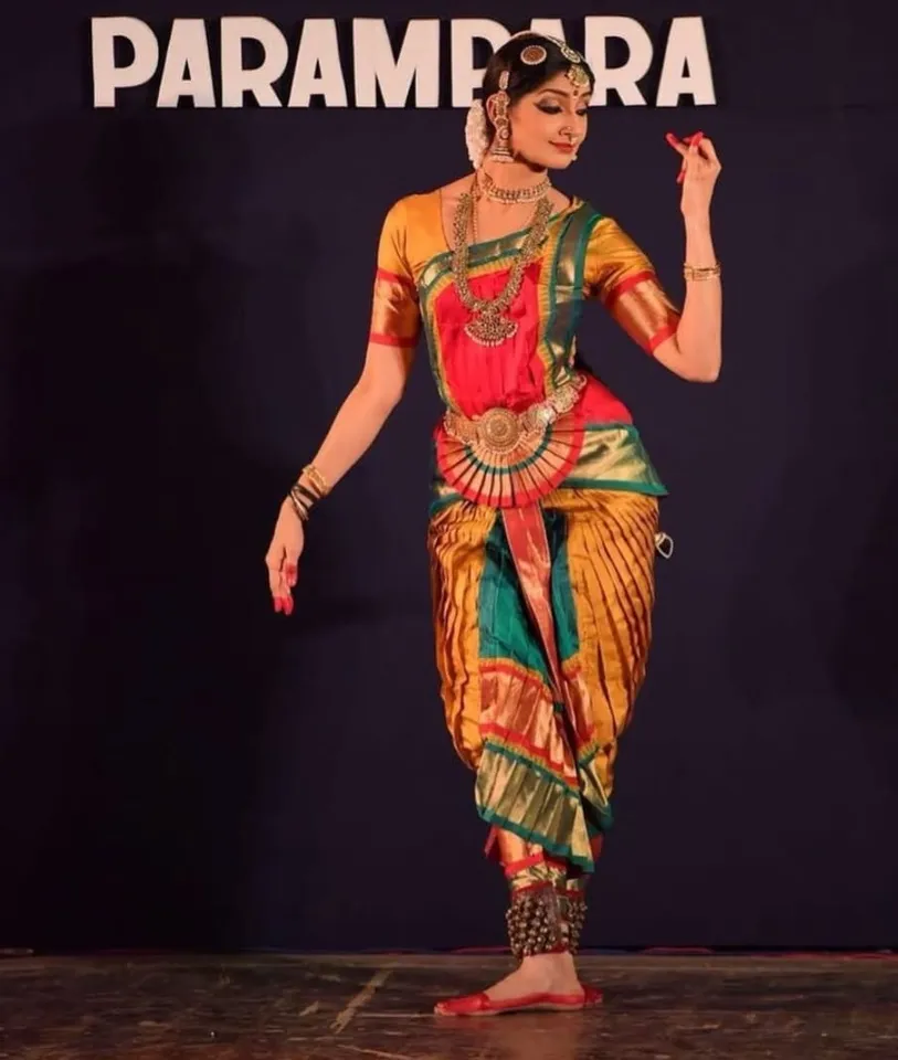 Divya unni 5