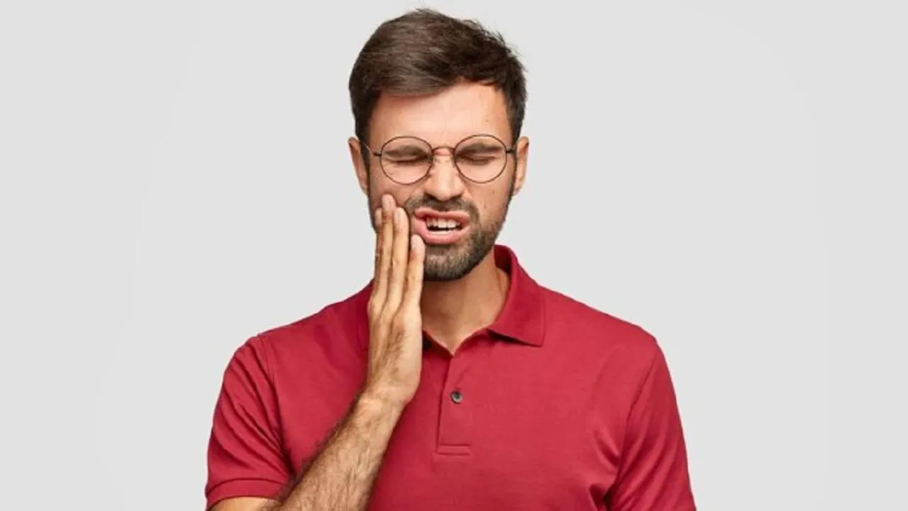 Tooth sensitivity Acid reflux