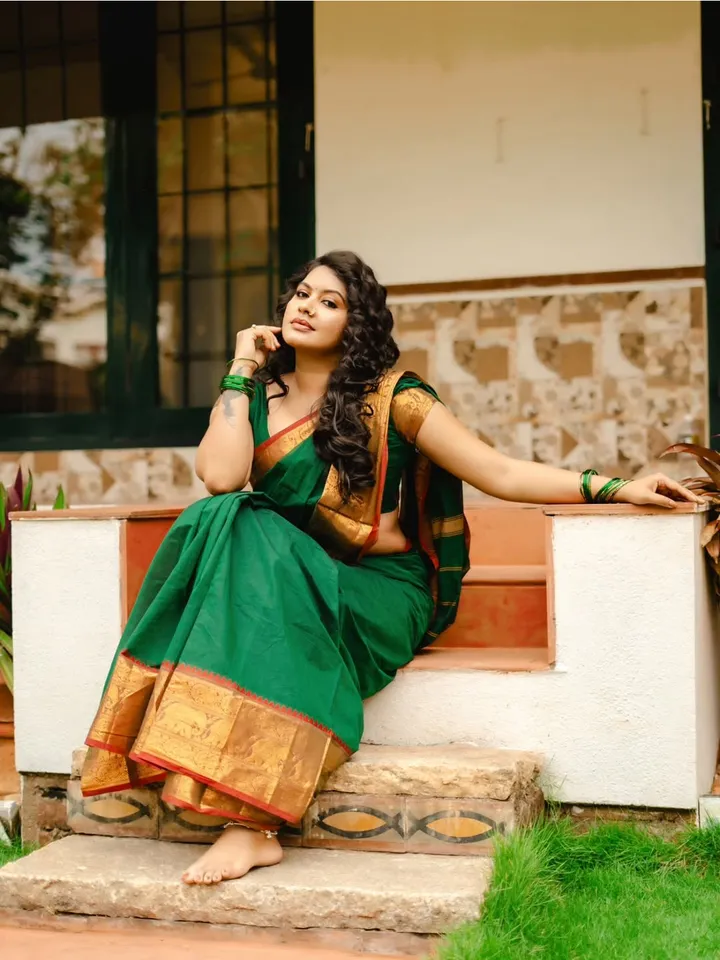 சுருட்டை முடி... சூப்பரான பாரம்பரிய சேலை: தோற்றத்தை மாற்றிய சீரியல் நடிகை