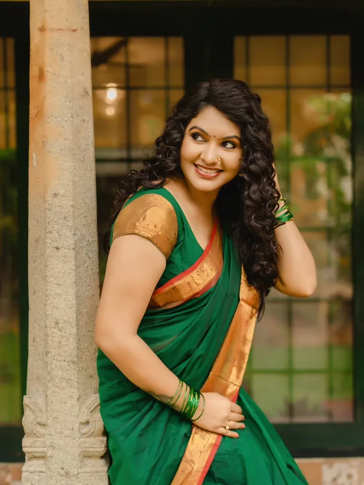 சுருட்டை முடி... சூப்பரான பாரம்பரிய சேலை: தோற்றத்தை மாற்றிய சீரியல் நடிகை