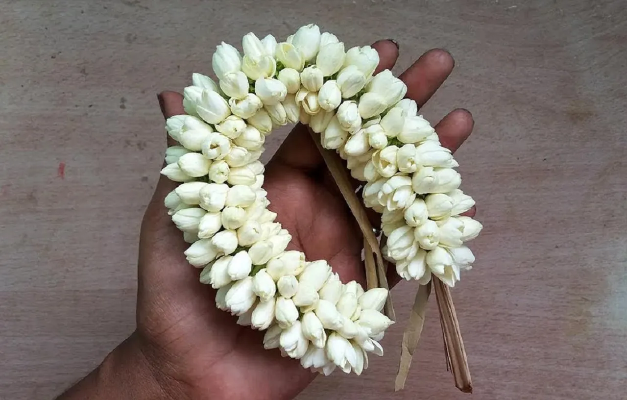 Jasmine flower tying stringing tutorial