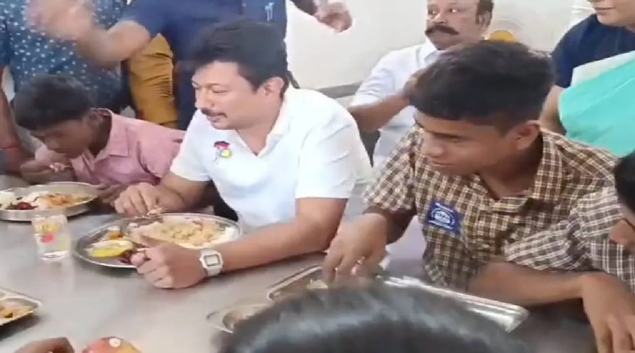 Udhay lunch with students