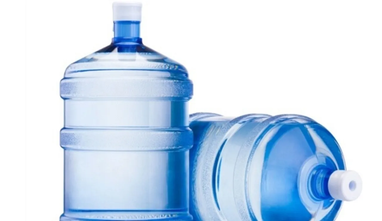 Water can cleaning