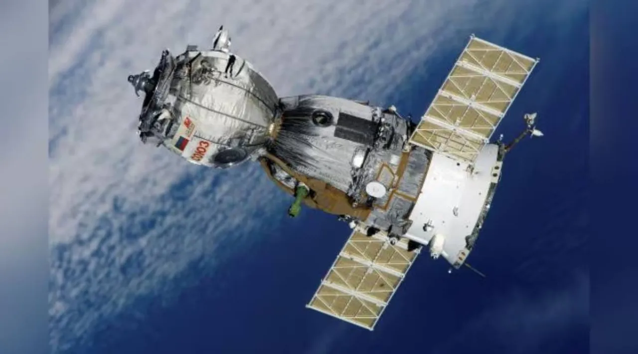 Satellite xy
