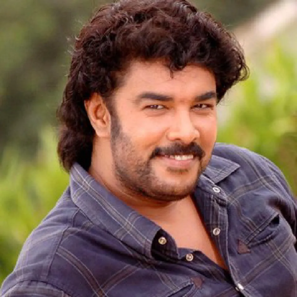 Sundar c childhood photos Tamil News