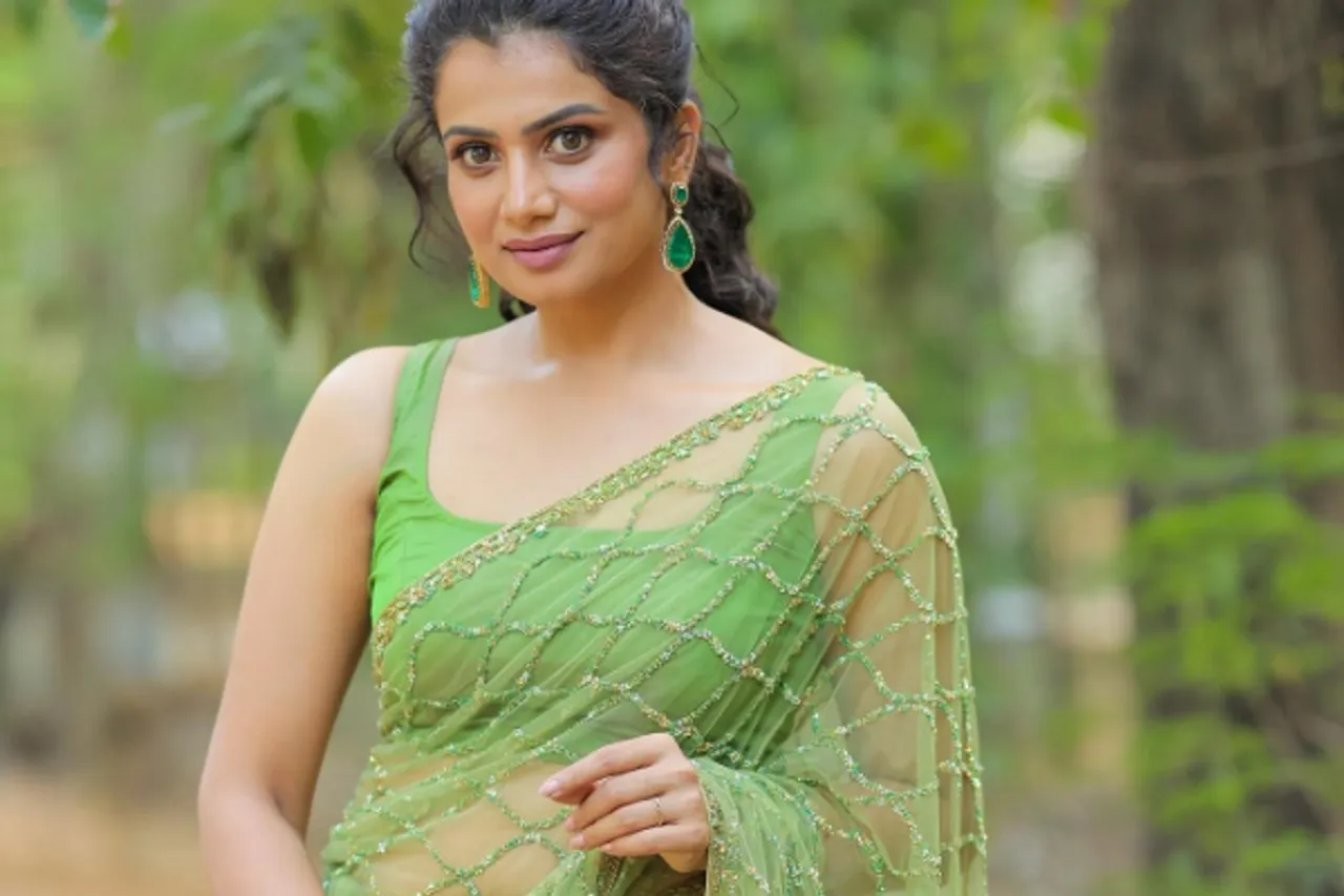 Actress Parvathy skin care