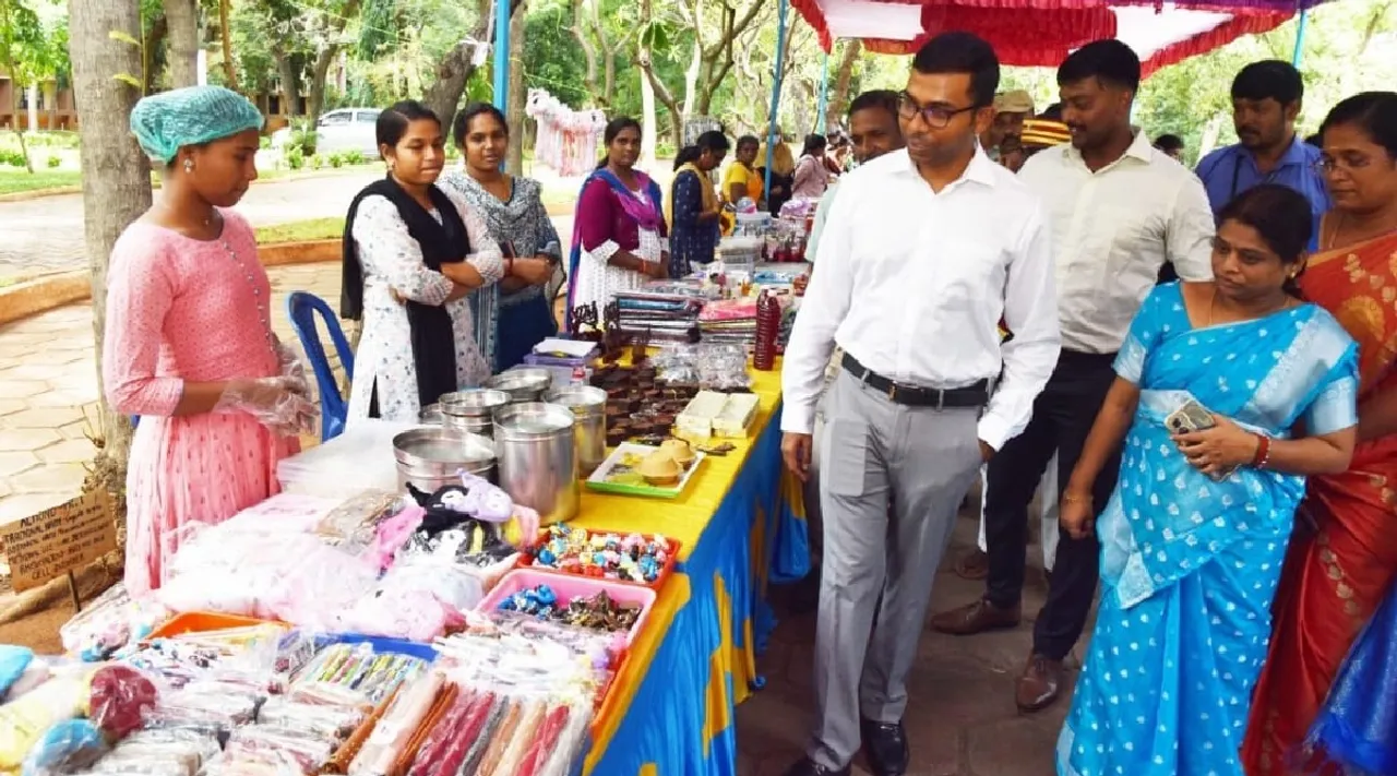 Villupuram Collector S Sheik Abdul Rahaman Silk saris expo Tamil News