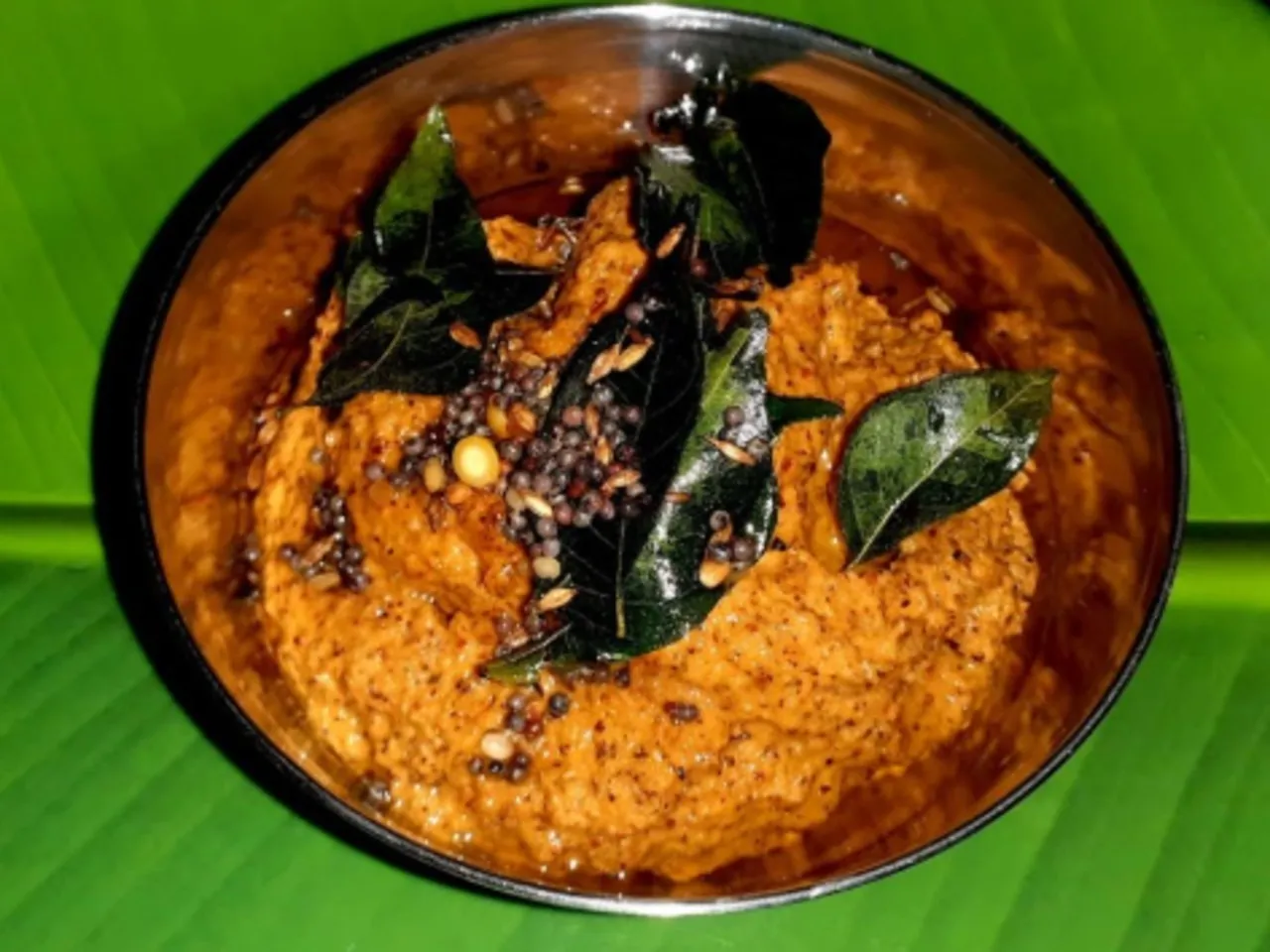 karuppu ulundhu kara chutney