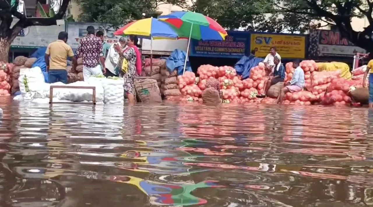 Coimbatore MGR Market Vegetables drowned in rain flood water Tamil News