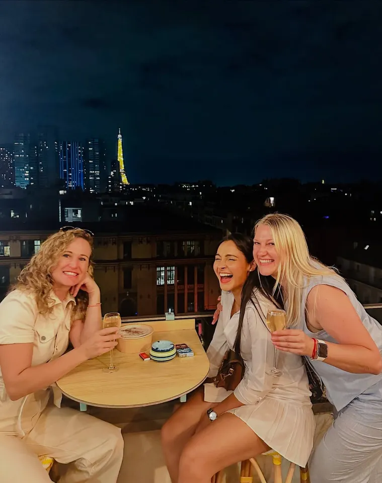 🗼🥂❣️ (4)