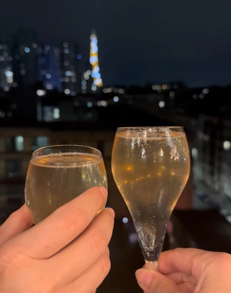 🗼🥂❣️