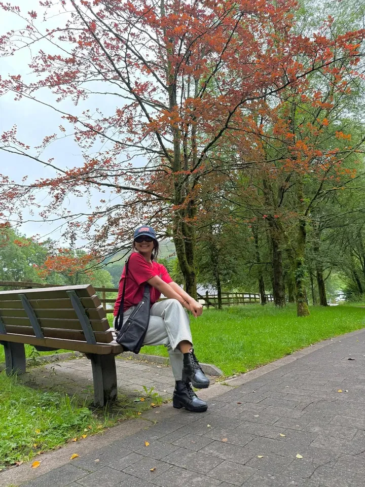 Dear diary,Today I went to Glencar Waterfalls.The sun forgot to sleep,and the mountains were wra (4)