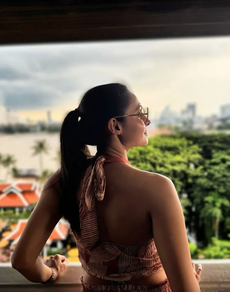 Bangkok for a hot minute ♨️ Gig with band ☑️Good food ☑️Thai massage ☑️Ok byeee 👋🏼 #bangkok #t (6)