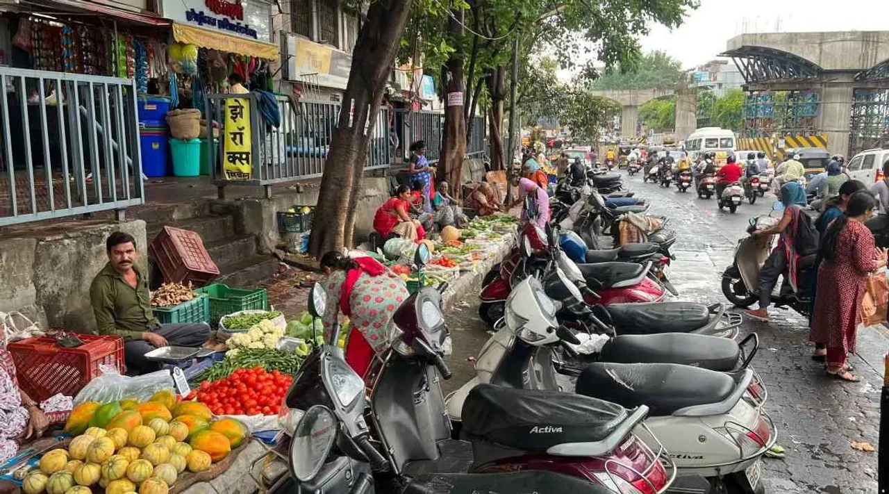 remove encroachment on footpaths