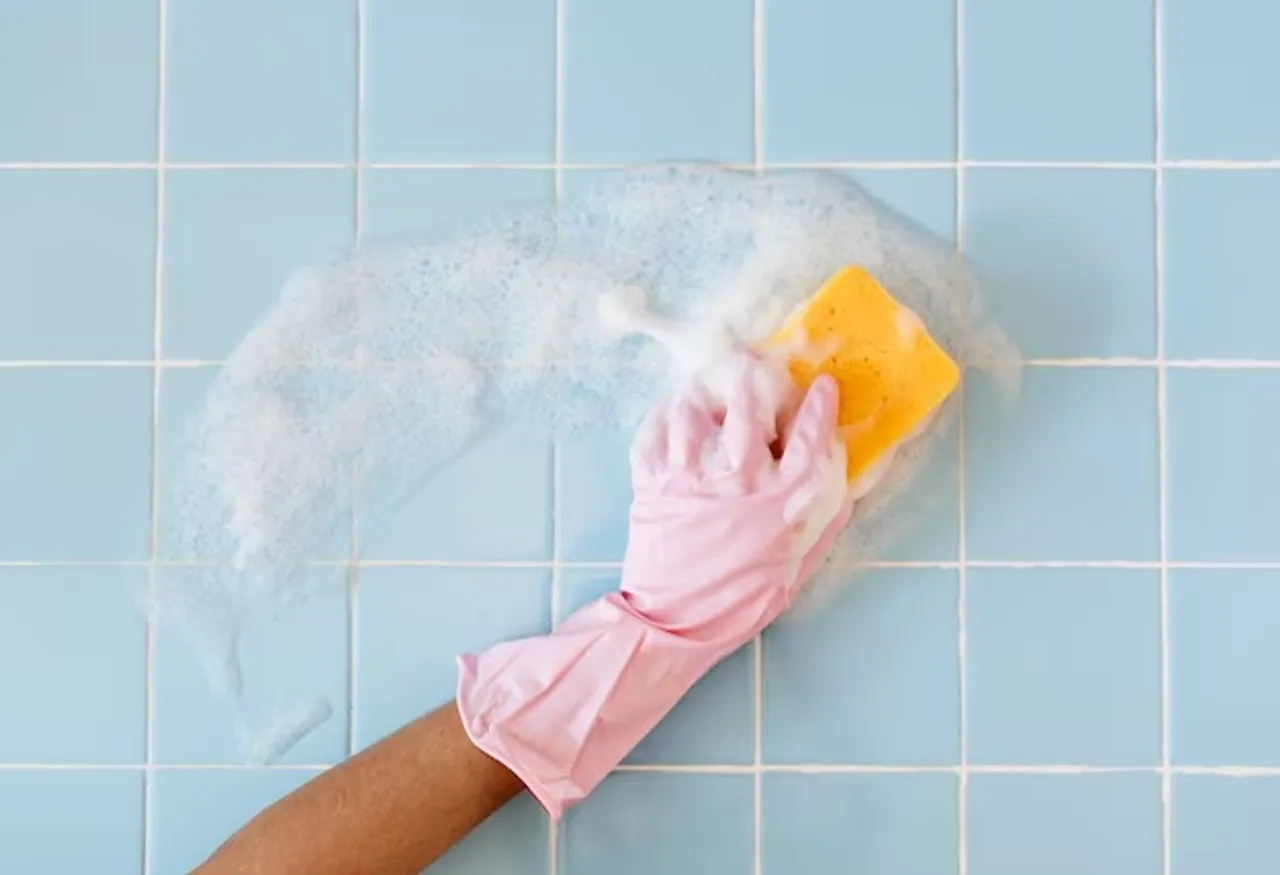 household-chores-concept_53876-139519